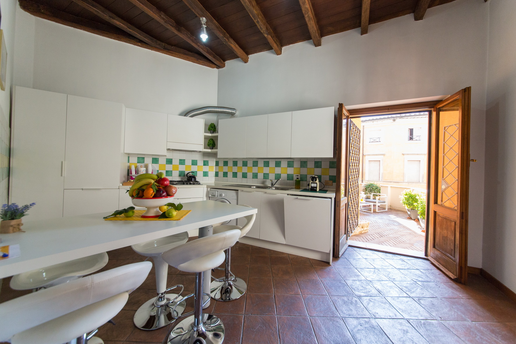  Kitchen with terrace